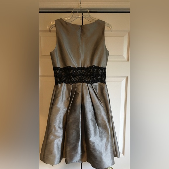 JS Collections Formal Knee Length Dress Size 6 - Picture 2 of 8